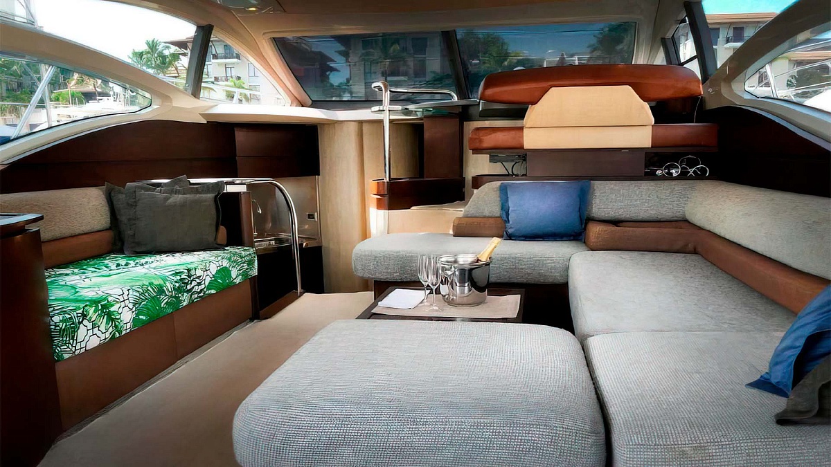 Аренда моторной яхты Azimut 43S на Пхукете, Таиланд